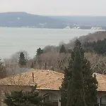 Queen's View App-9 Free Pool,parking, Fitness & Sea View Apartmán