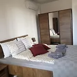 Queen's View App-9 Free Pool,parking, Fitness & Sea View Apartmán *