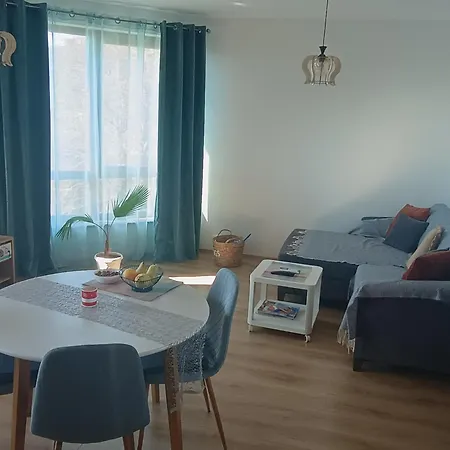 Queen's View App-9 Free Pool,parking, Fitness & Sea View Apartmán *