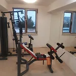 Queen's View App-9 Free Pool,parking, Fitness & Sea View