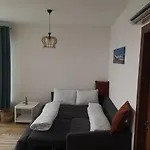 Queen's View App-9 Free Pool,parking, Fitness & Sea View