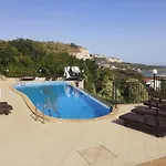 Queen's View App-9 Free Pool,parking, Fitness & Sea View