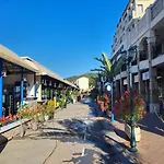 Queen's View App-9 Free Pool,parking, Fitness & Sea View Balchik