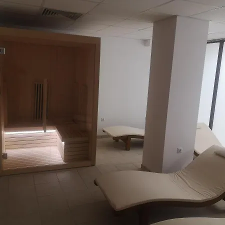 Queen's View App-9 Free Pool,parking, Fitness & Sea View Apartament