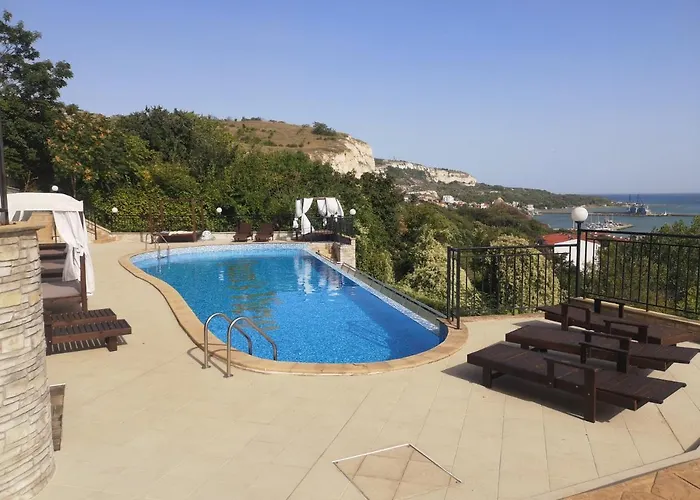 Queen's View App-9 Free Pool,parking, Fitness & Sea View