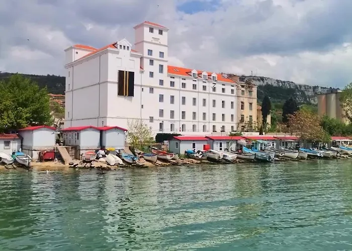 Queen's View App-9 Free Pool,parking, Fitness & Sea View Daire